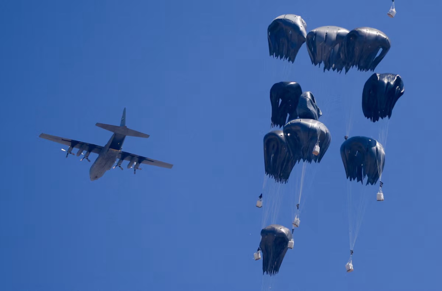 Gaza Aid Drop: Jordan and UAE Deliver Relief by Air | Die Geissens Real Estate | Luxus Immobilien mit Carmen und Robert Geiss – Die Geissens in Dubai